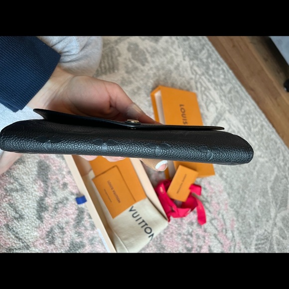 Authentic Louis Vuitton black monogram empriente leather Sarah wallet - Picture 13 of 15